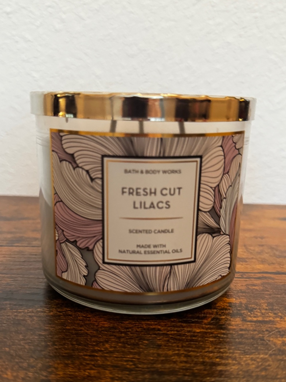 NWT Bath & Body Works Fresh Cut Lilacs Candle